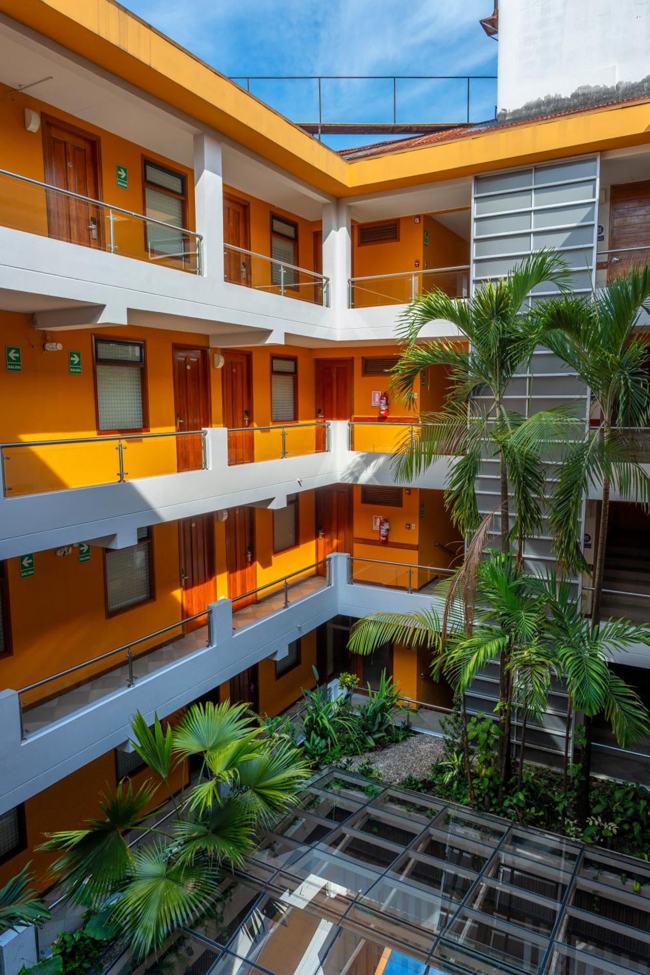 Victoria Regia Hotel Iquitos Exterior photo